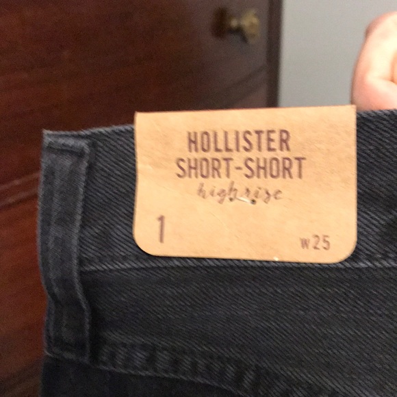 Hollister Hi Rise Shorts - Picture 3 of 6